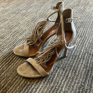 Suede taupe tassel heels